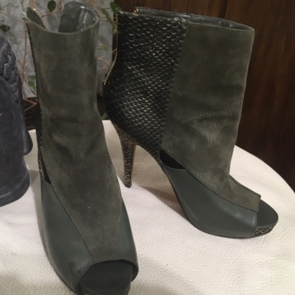 Charles David Designer Y2K leather Suede Snake embossed peep Toe Heels 6.5 - Picture 5 of 8